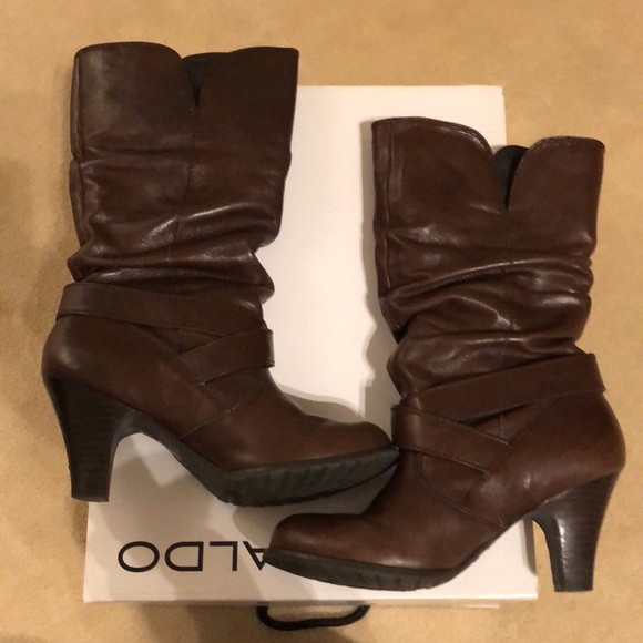 Women’s brown boots - Picture 2 of 8